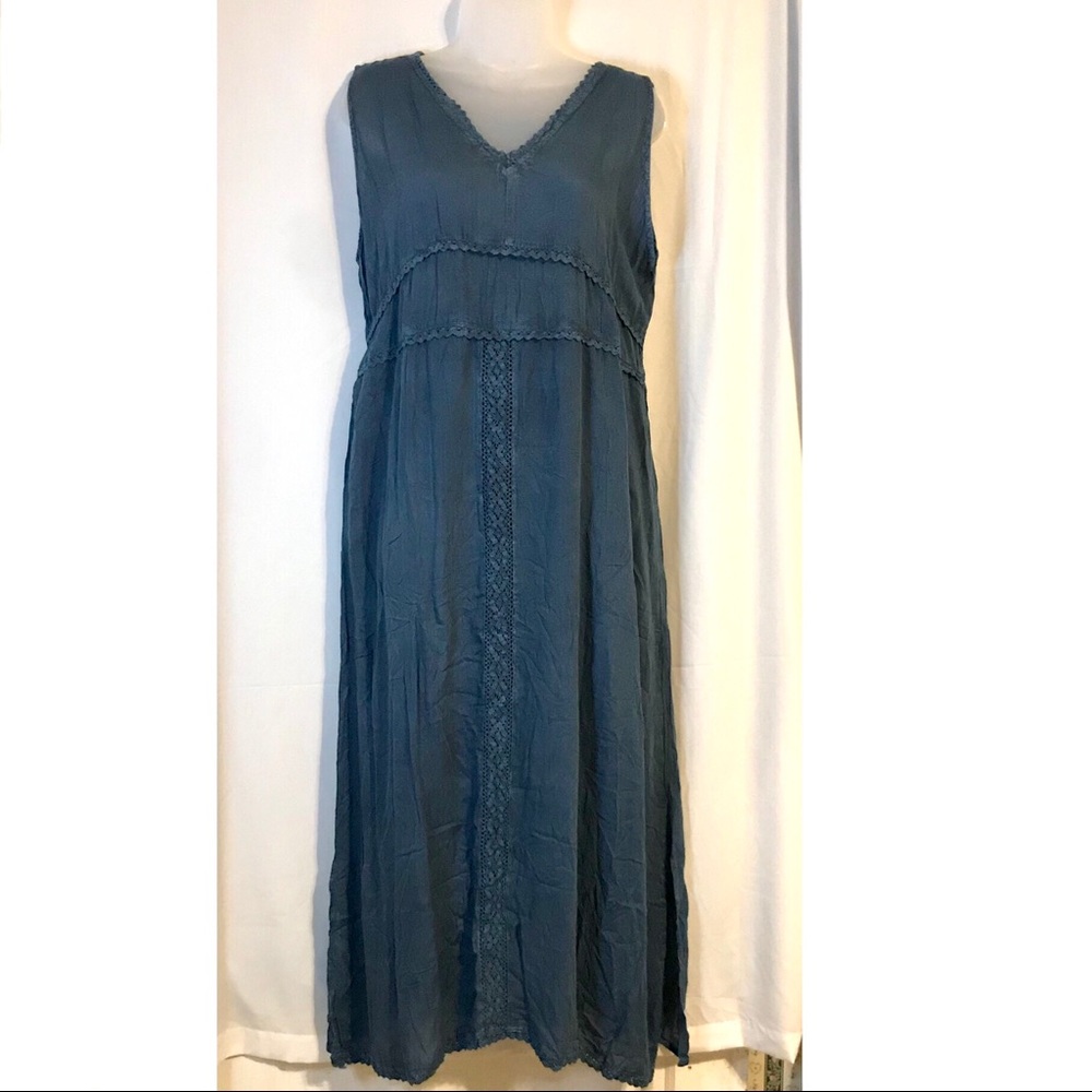 NWT Women’s Blue Sleeveless Maxi Dress- Large